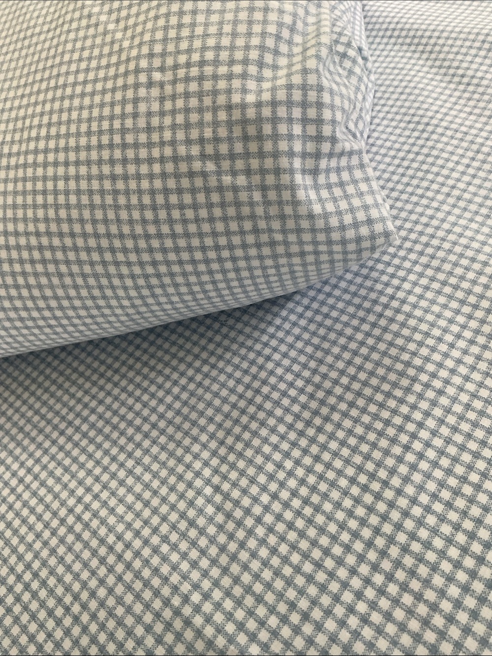Springs king top flat and bottom fitted sheets.